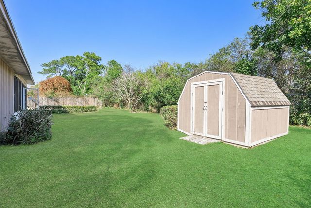 102 SE Crosspoint Drive, Port St. Lucie, Port St Lucie, FL 34983