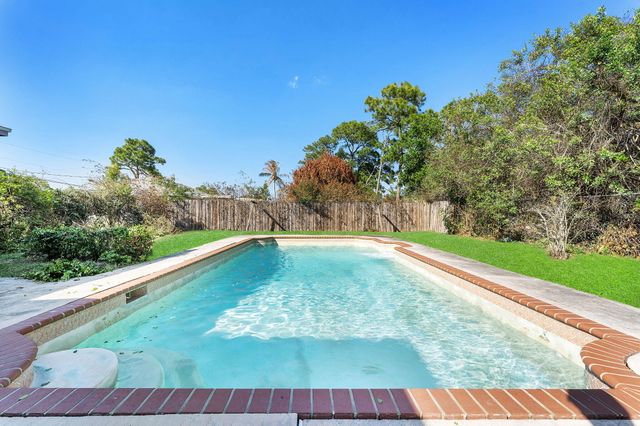 102 SE Crosspoint Drive, Port St. Lucie, Port St Lucie, FL 34983