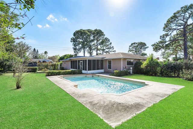 102 SE Crosspoint Drive, Port St. Lucie, Port St Lucie, FL 34983