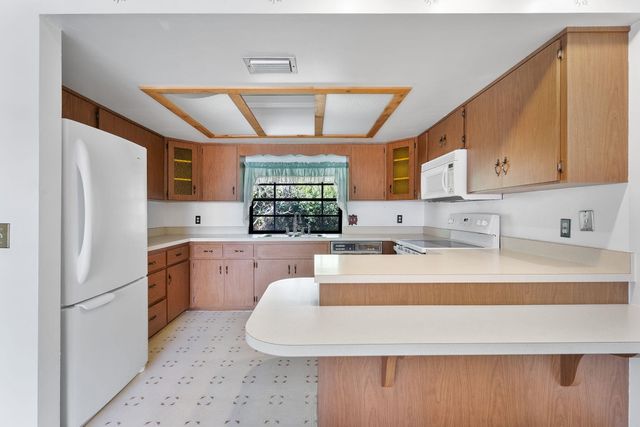 102 SE Crosspoint Drive, Port St. Lucie, Port St Lucie, FL 34983