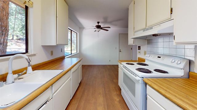 2841 Douglas Fir Dr, Camino, CA 95709