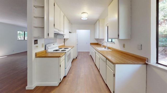 2841 Douglas Fir Dr, Camino, CA 95709