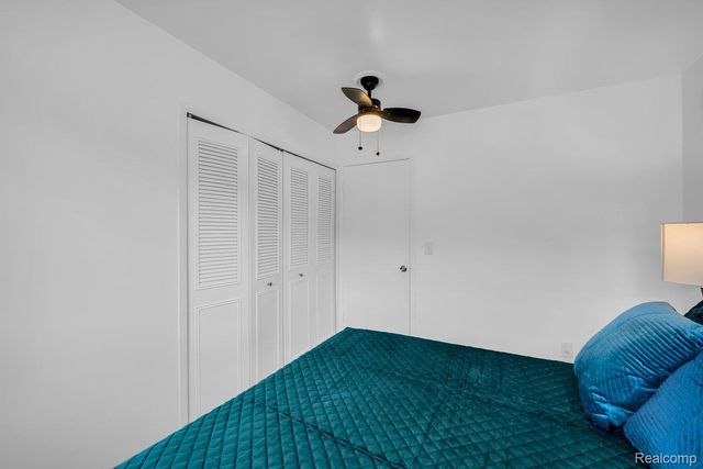 29454 Scarborough Drive, Warren, MI 48088