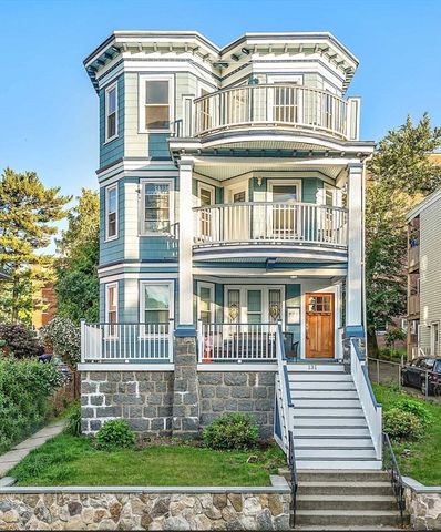 131 King St 3, Boston, MA 02122