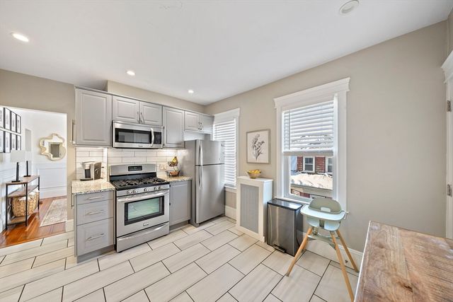 131 King St 3, Boston, MA 02122