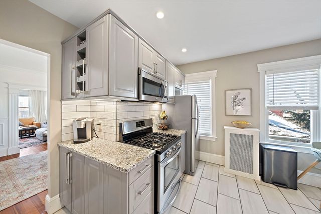 131 King St 3, Boston, MA 02122