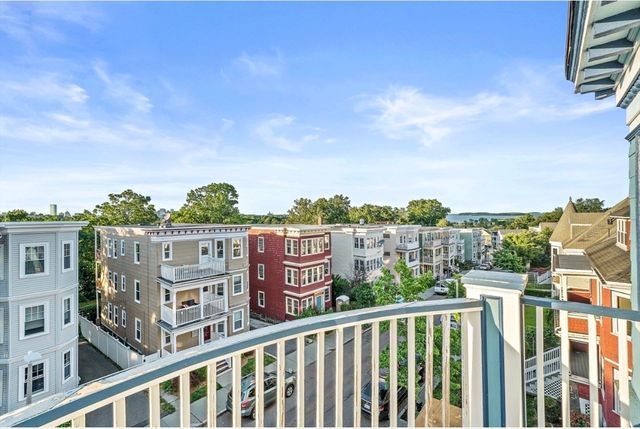 131 King St 3, Boston, MA 02122