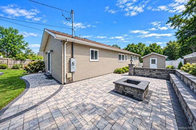 5 Willets Drive, Syosset, NY 11791