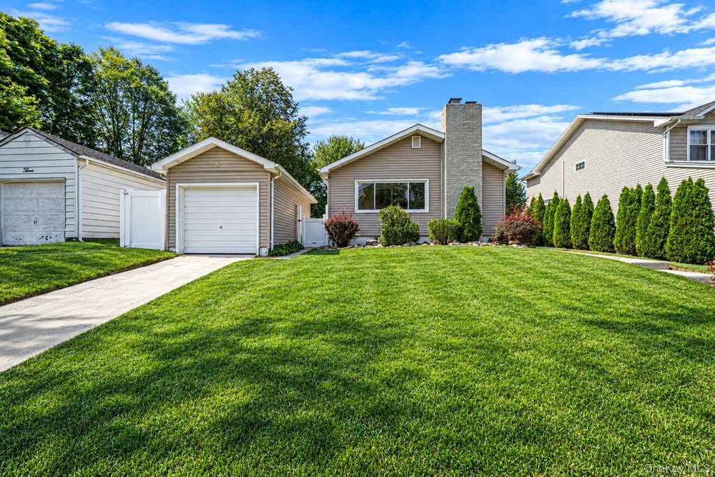 5 Willets Drive, Syosset, NY 11791 — photo 2