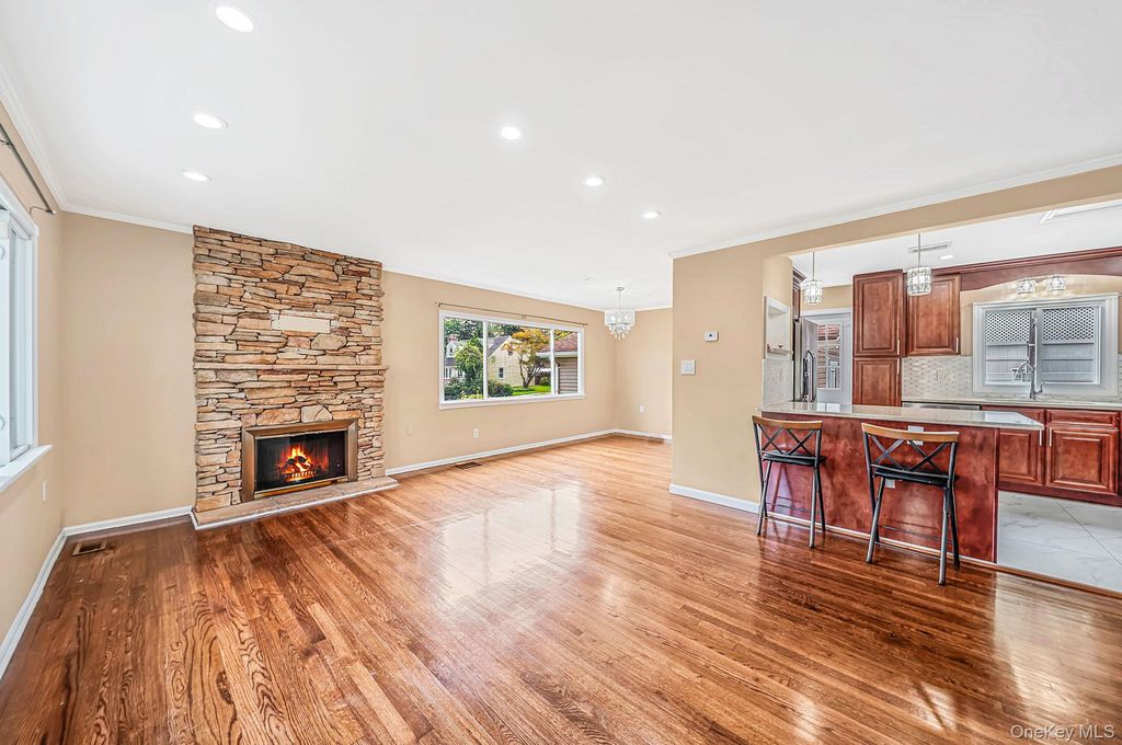 5 Willets Drive, Syosset, NY 11791 — photo 4