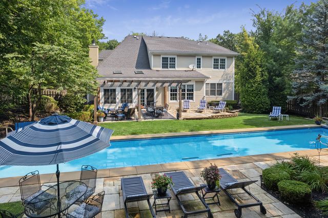 25 Horne Street, St. Charles, IL 60174
