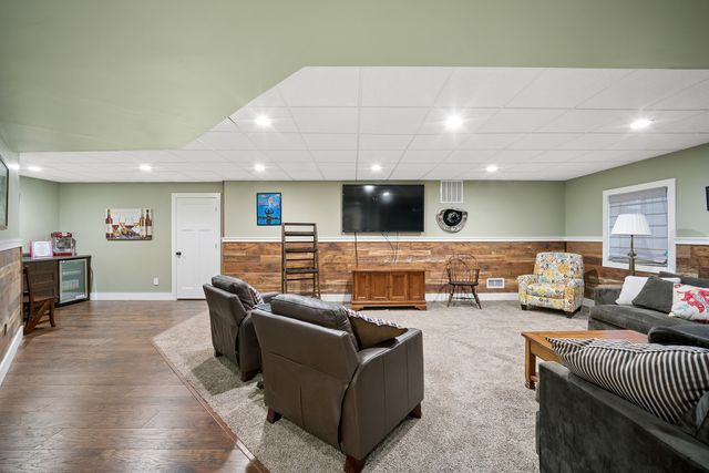 25 Horne Street, St. Charles, IL 60174