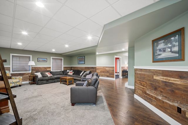 25 Horne Street, St. Charles, IL 60174