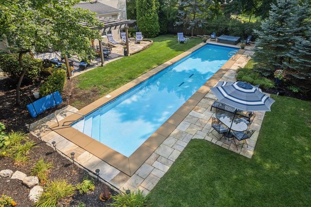 25 Horne Street, St. Charles, IL 60174
