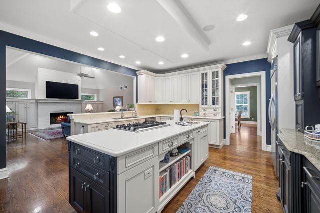 25 Horne Street, St. Charles, IL 60174