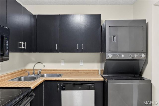 1626 High School Drive, St Louis, MO 63144