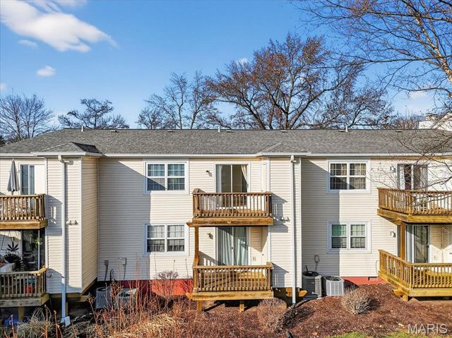 1626 High School Drive, St Louis, MO 63144