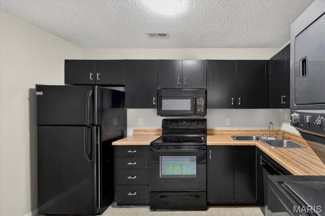 1626 High School Drive, St Louis, MO 63144