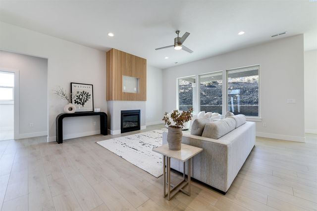 4443 Cowlitz Blvd, Richland, WA 99352