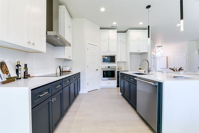 4443 Cowlitz Blvd, Richland, WA 99352