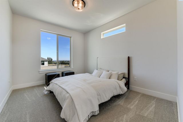 4443 Cowlitz Blvd, Richland, WA 99352