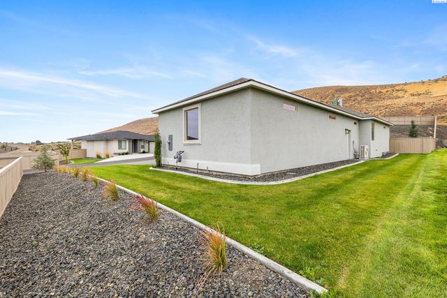 4443 Cowlitz Blvd, Richland, WA 99352