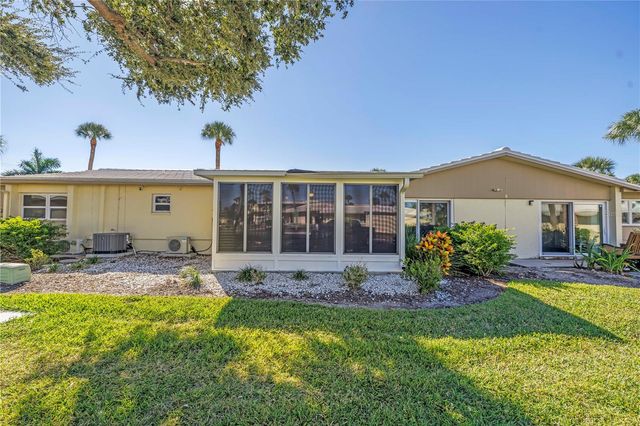 111 WHISPERING SANDS CIRCLE V38, Sarasota, FL 34242