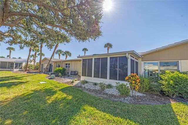 111 WHISPERING SANDS CIRCLE V38, Sarasota, FL 34242