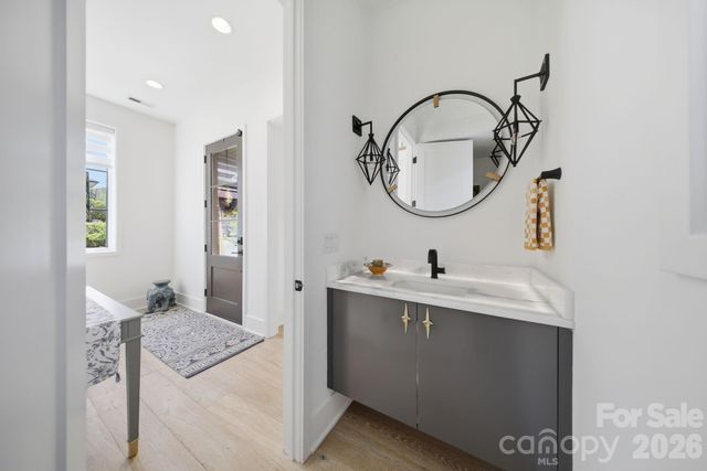 2840 Irby Drive, Charlotte, NC 28209