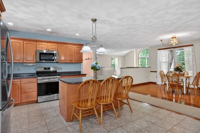 111 Chestnut St, Wilmington, MA 01887