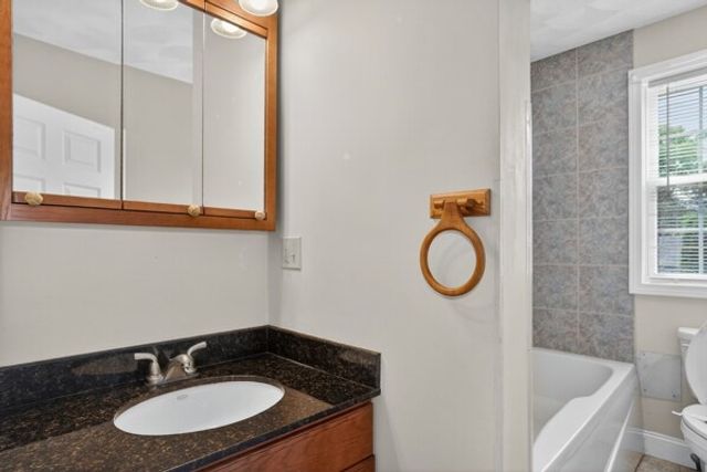 111 Chestnut St, Wilmington, MA 01887