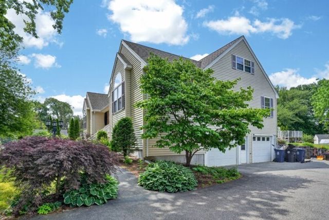 111 Chestnut St, Wilmington, MA 01887