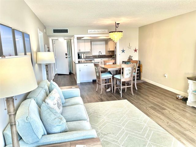 4550 COVE CIRCLE 804, St Petersburg, FL 33708