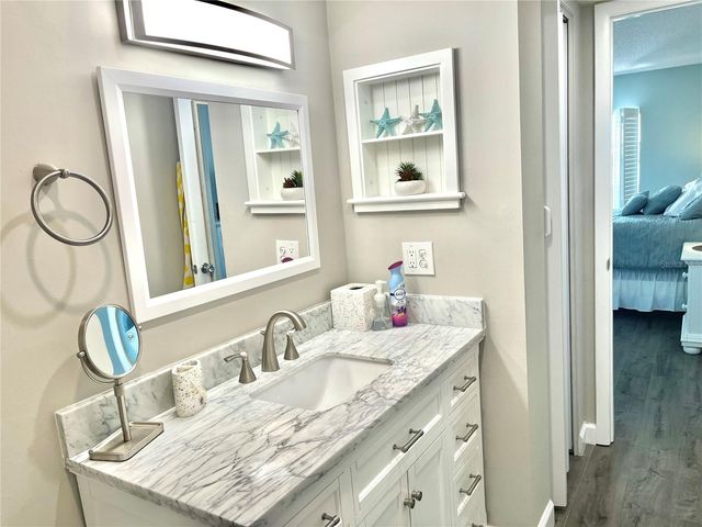 4550 COVE CIRCLE 804, St Petersburg, FL 33708