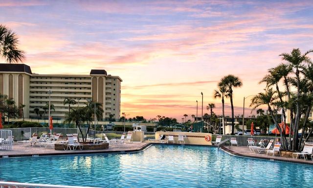 4550 COVE CIRCLE 804, St Petersburg, FL 33708