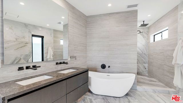 2021 Davies Way, Los Angeles, CA 90046