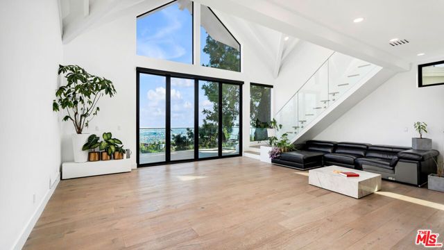 2021 Davies Way, Los Angeles, CA 90046