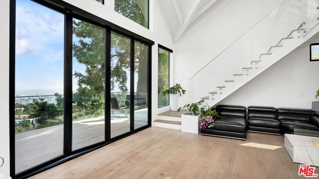 2021 Davies Way, Los Angeles, CA 90046