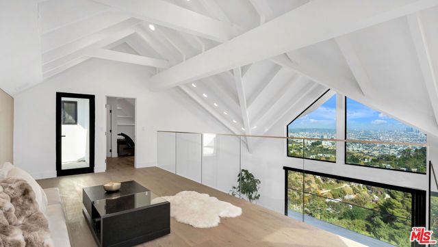 2021 Davies Way, Los Angeles, CA 90046