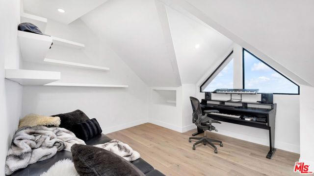 2021 Davies Way, Los Angeles, CA 90046