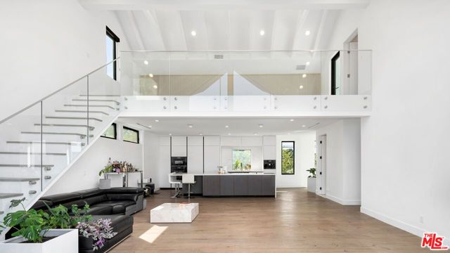 2021 Davies Way, Los Angeles, CA 90046