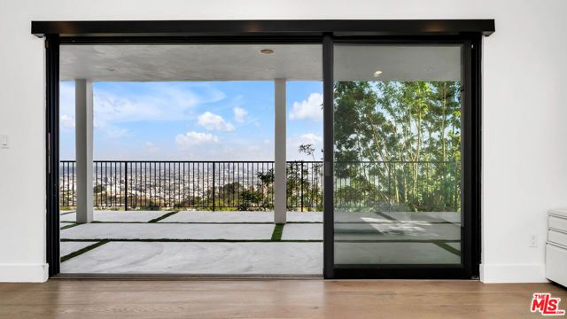 2021 Davies Way, Los Angeles, CA 90046