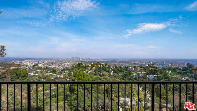 2021 Davies Way, Los Angeles, CA 90046