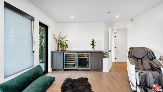 2021 Davies Way, Los Angeles, CA 90046