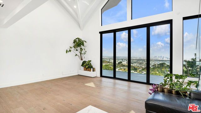 2021 Davies Way, Los Angeles, CA 90046