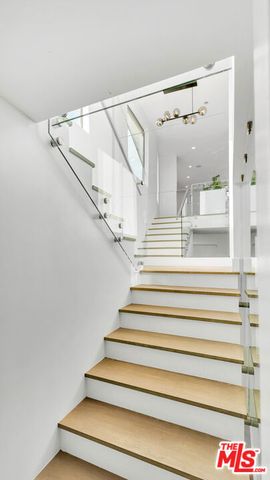 2021 Davies Way, Los Angeles, CA 90046