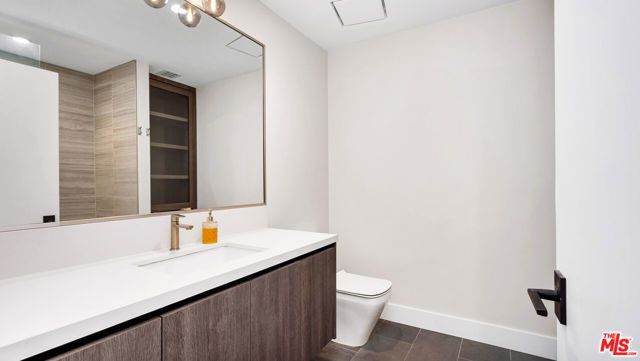 2021 Davies Way, Los Angeles, CA 90046