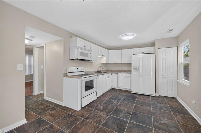 3061 Breslaw CT, Virginia Beach, VA 23453