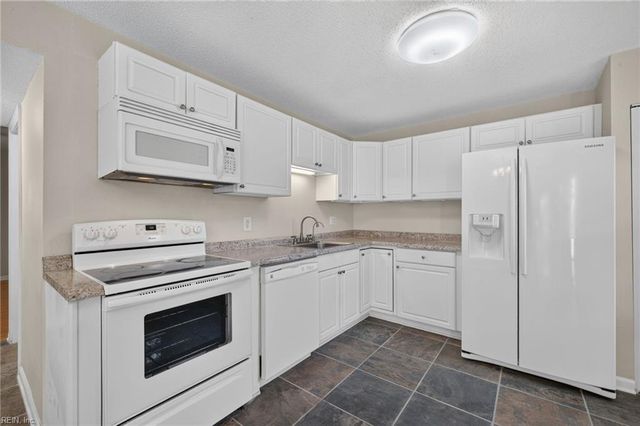 3061 Breslaw CT, Virginia Beach, VA 23453