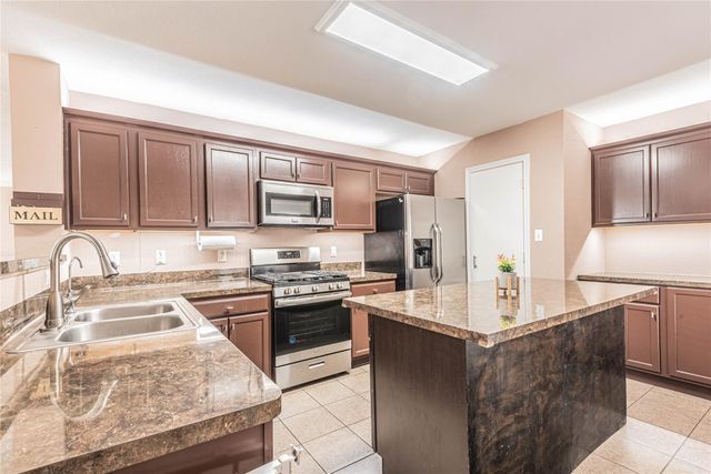 7914 Cypress Edge Drive, Cypress, TX 77433